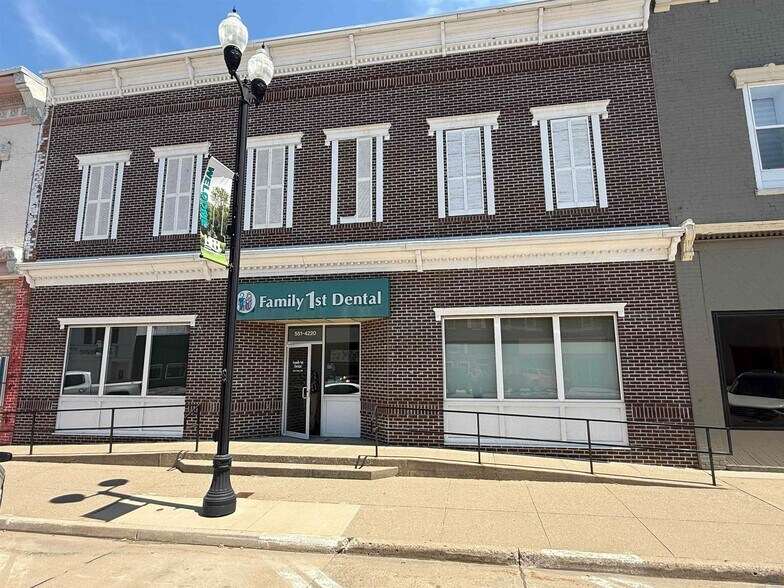 Primary Photo Of 810 Central Ave, Hawarden Storefront For Sale