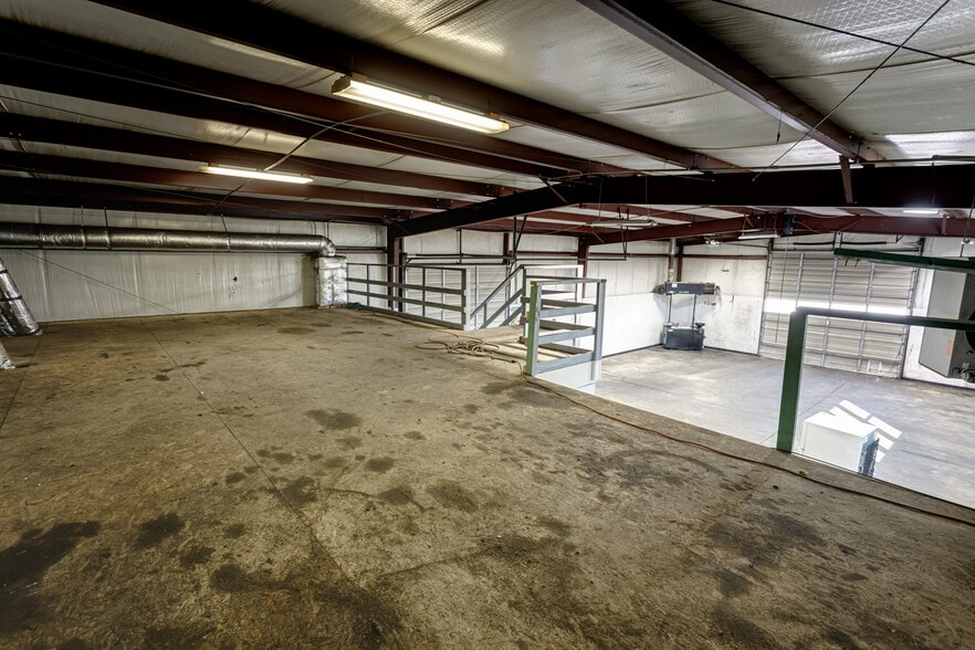 More Photos Of 333 Maddox-simpson Pky, Lebanon Warehouse For Lease
