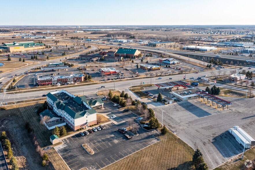 More Photos Of 665 Tecumseh St, Dundee Hotel For Sale