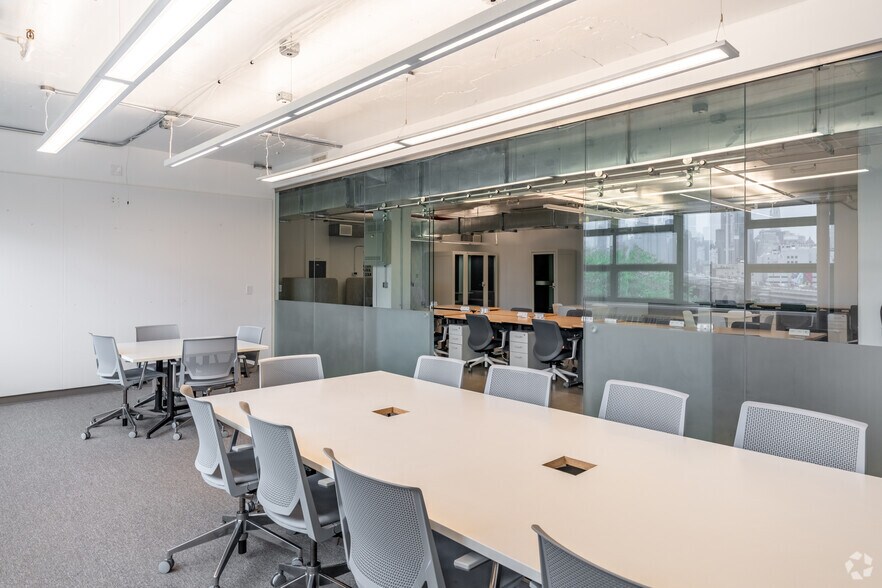 More Photos Of 55 Prospect St, Brooklyn Office For Lease
