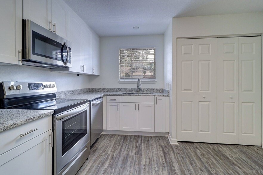 More Photos Of 7011 San Ramon Pl, Tampa Apartments For Sale
