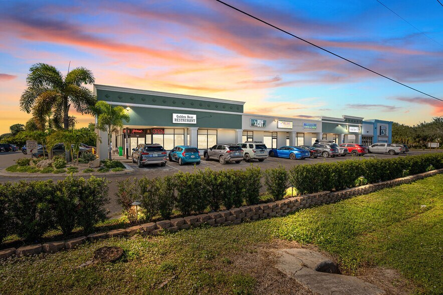 Primary Photo Of 12500 Starkey Rd, Largo Unknown For Lease