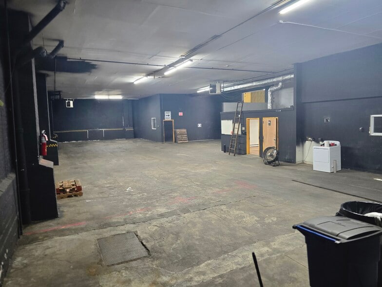 More Photos Of 439 20th St, Brooklyn Warehouse For Lease
