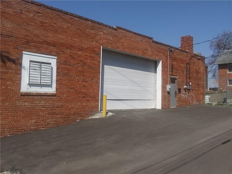 More Photos Of 317 S 9th St, Saint Joseph Warehouse For Sale