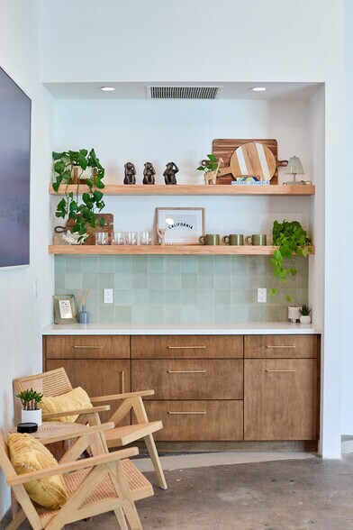 More Photos Of 112 Arena St, El Segundo Office For Sale