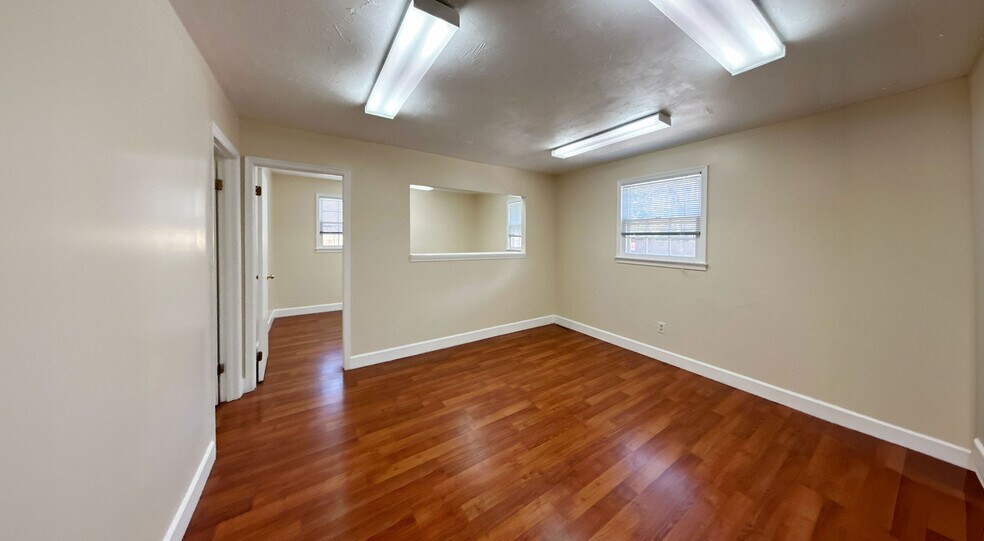 More Photos Of , Gaithersburg Office For Sale