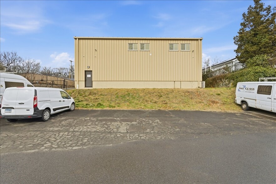 More Photos Of 559 Orange Ave, West Haven, Ct, West Haven Storefront For Sale