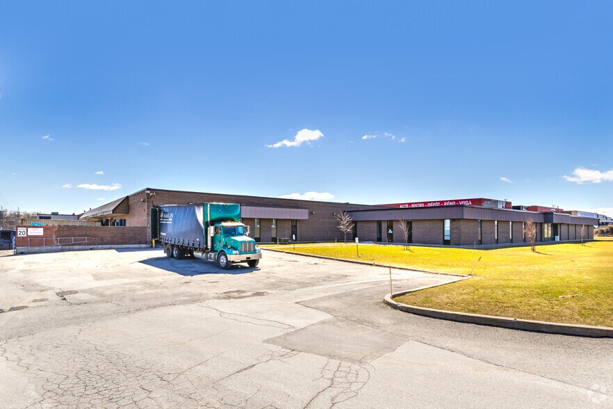 More Photos Of 1616-1620 Sud Laval (A-440) Desste E, Laval Distribution For Lease