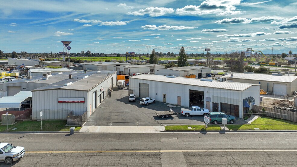 More Photos Of 5753-5755 W Barstow Ave, Fresno Warehouse For Lease