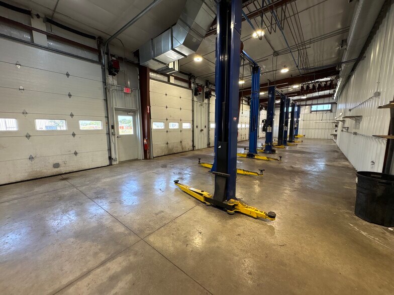 More Photos Of 2206 IFCU Way way, Lafayette Auto Repair For Sale