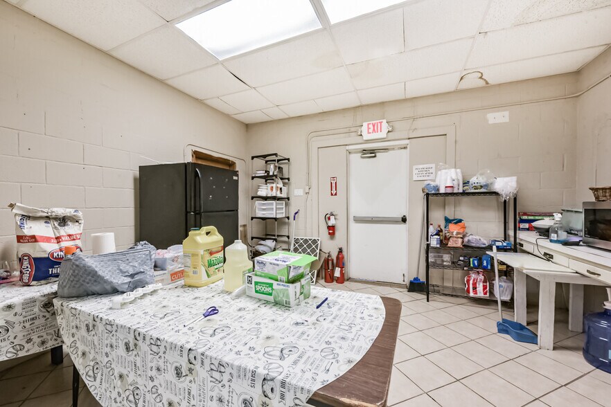 More Photos Of 130 S 4th St, La Porte General Retail For Sale