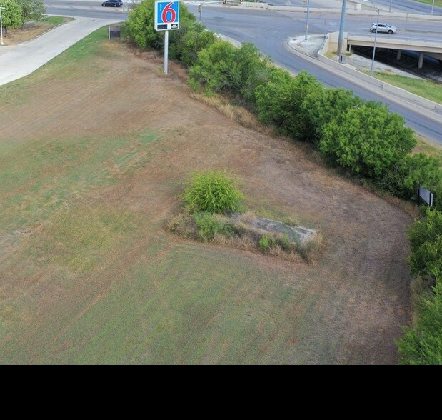 More Photos Of 748 Hot Wells Blvd, San Antonio Land For Sale