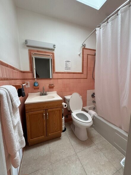 More Photos Of 300 Georgia St, Hollywood Apartments For Sale