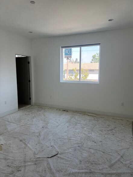 More Photos Of 13694 Erwin St, Van Nuys Apartments For Lease