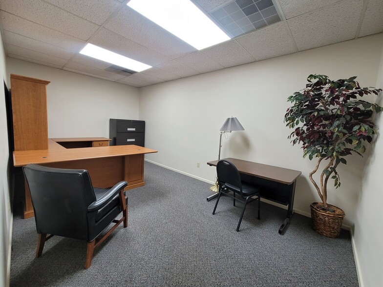 More Photos Of 3311-3313 81st St, Lubbock Medical For Lease