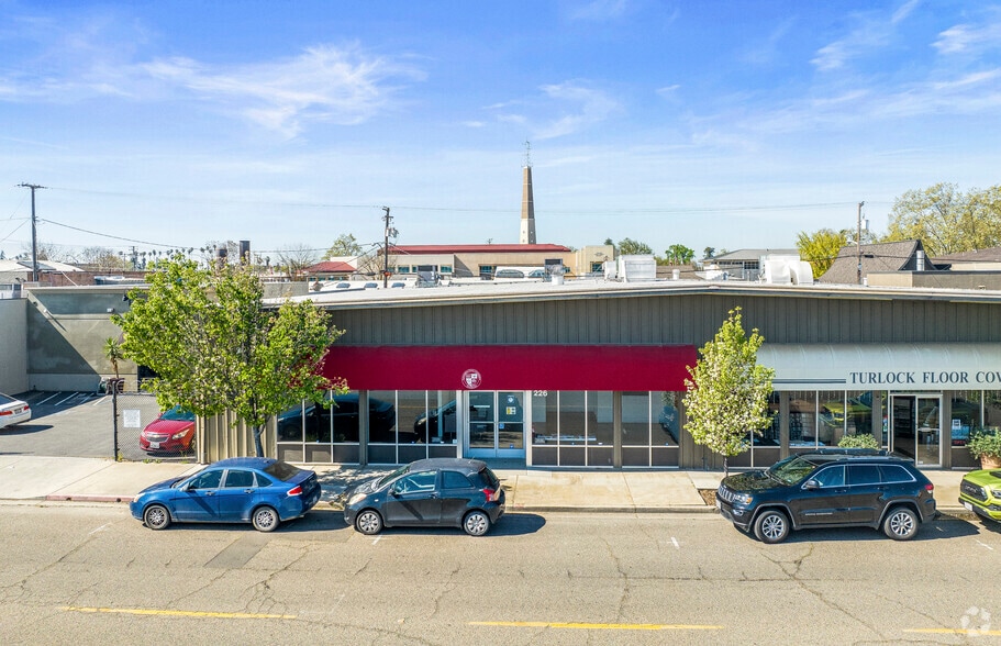 More Photos Of 226 N 1st St, Turlock Freestanding For Sale