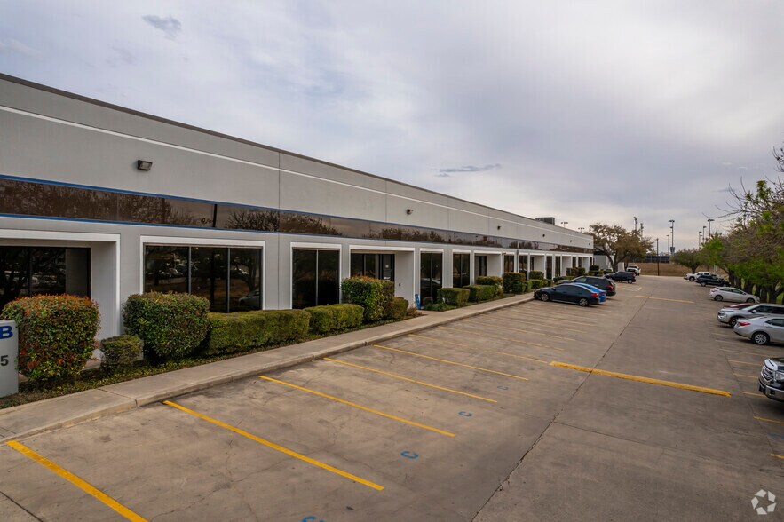 More Photos Of 1753 Grandstand Dr, San Antonio Unknown For Lease