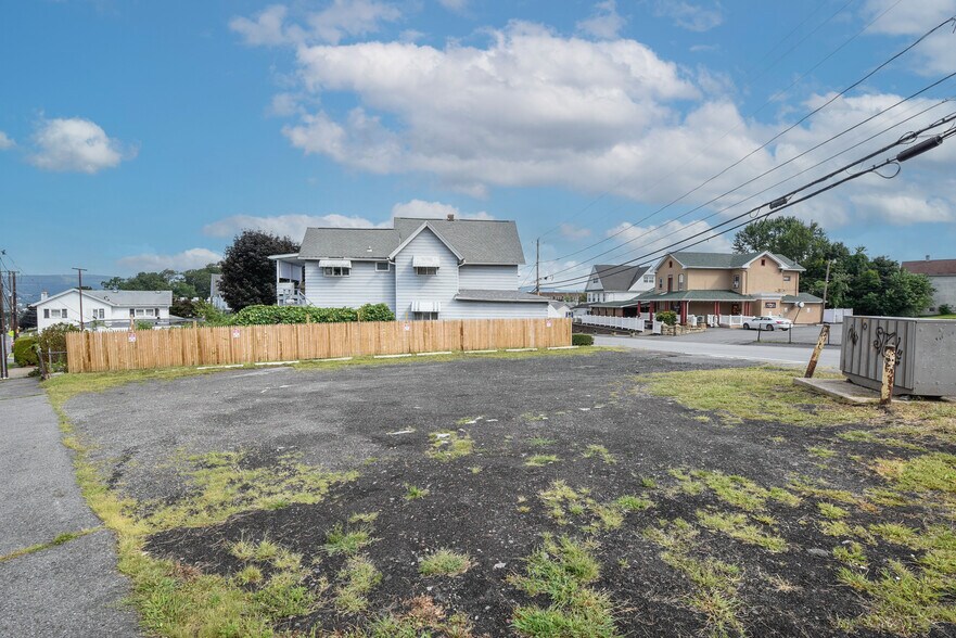 More Photos Of 501 Chestnut St, Dunmore Storefront Retail Residential For Sale