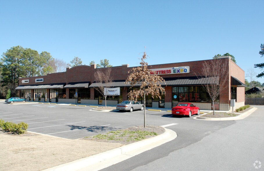 More Photos Of 357 Highway 74 N, Peachtree City General Retail For Lease