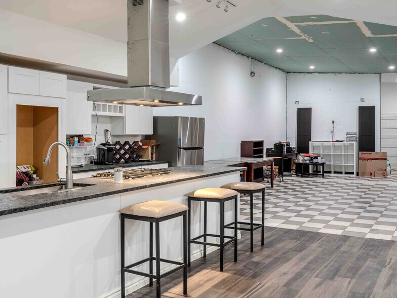 More Photos Of 210 E Galena Ave, Aurora General Retail For Sale