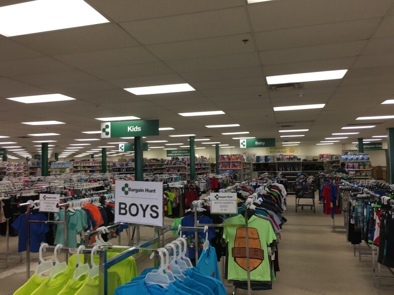 More Photos Of 8336 Springboro Pike, Miamisburg General Retail For Lease