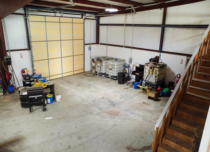 More Photos Of 9854 US Highway 271, Tyler Warehouse For Sale