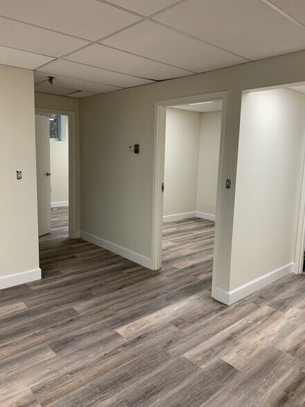 More Photos Of 300 Toll Gate Rd, Warwick Medical For Lease