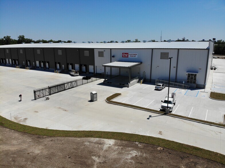More Photos Of 2070 Commercial Dr, Port Allen Distribution For Lease