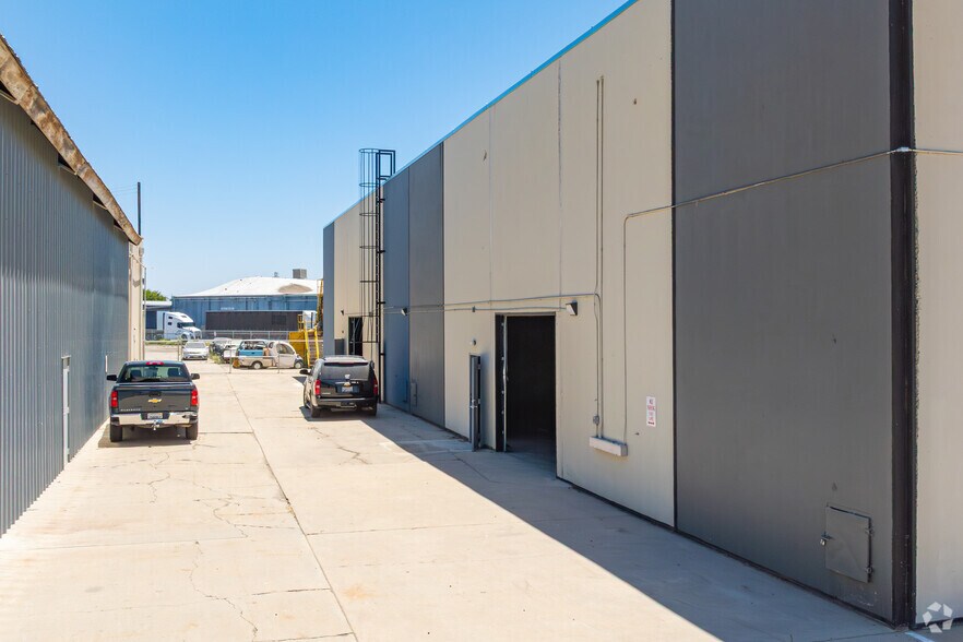 More Photos Of 430 W Ventura St, Dinuba Warehouse For Sale