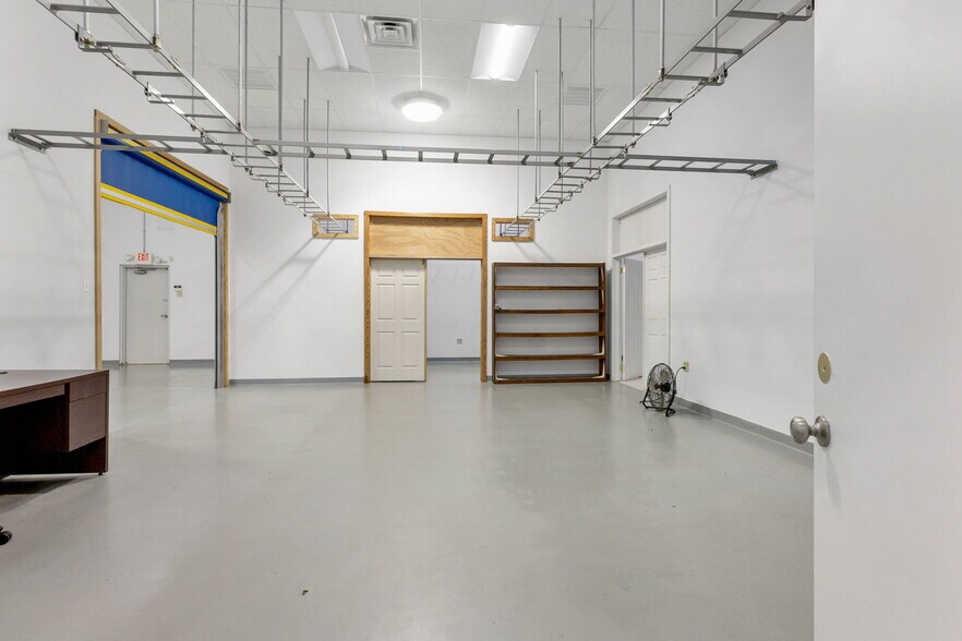 More Photos Of 169 Carol Dr, Pollok Flex For Sale