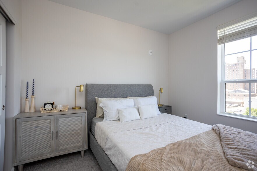 More Photos Of 140 E Monument Ave, Dayton Apartments For Lease