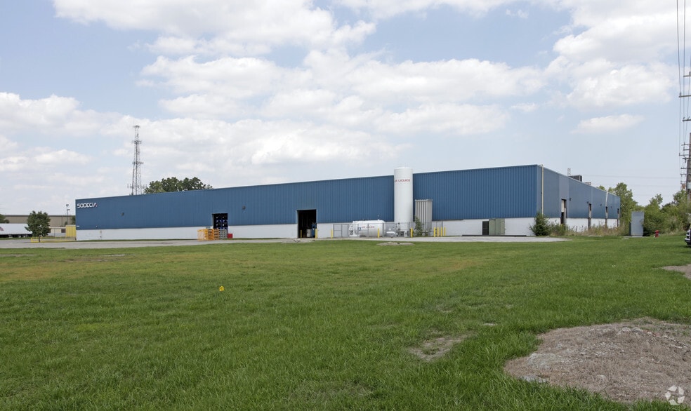 More Photos Of 42600 Merrill Rd, Sterling Heights Warehouse For Lease