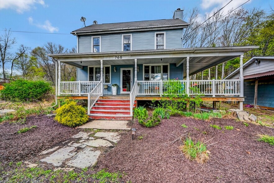 More Photos Of 768 Texas Palmyra Hwy, Hawley Specialty For Sale