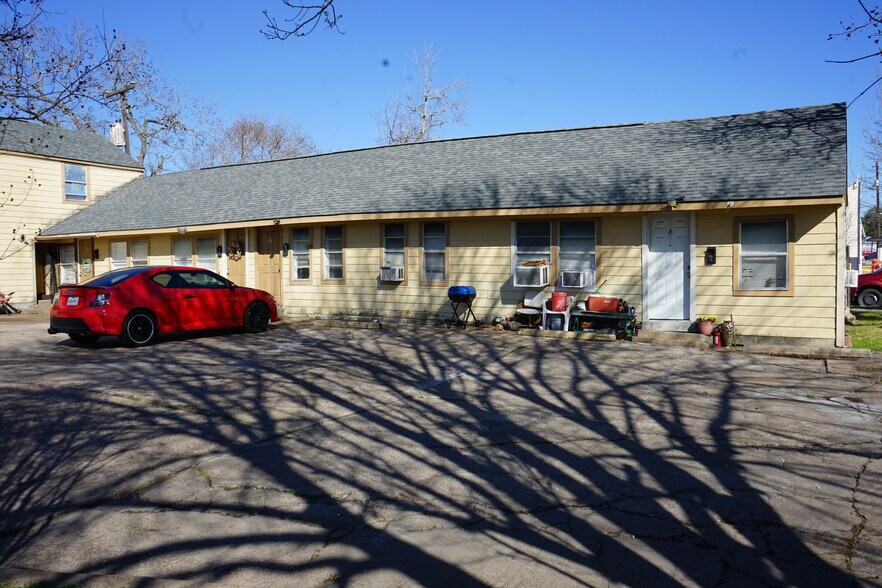 More Photos Of 1026 Miles St, Rosenberg Apartments For Sale