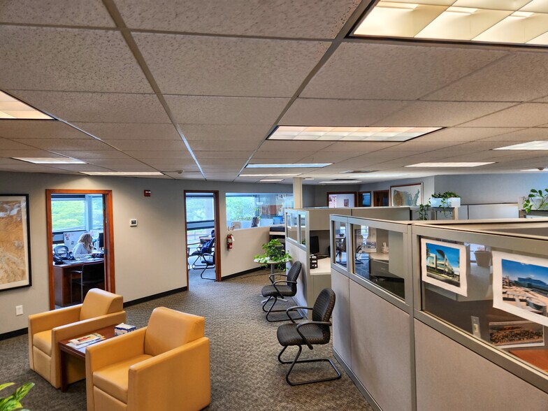 More Photos Of 13975 Interurban Ave S, Tukwila Office For Lease