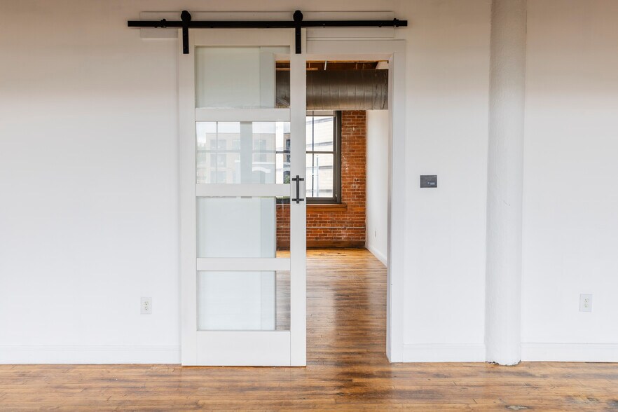 More Photos Of 1100 Sycamore St, Cincinnati Loft Creative Space For Lease
