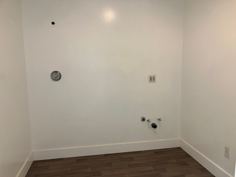 More Photos Of 1201 Pennsylvania Ave, Richmond Warehouse For Lease