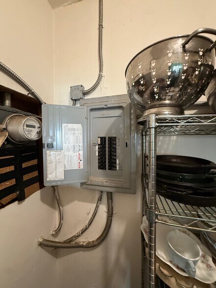 More Photos Of 301 N San Marino Ave, San Gabriel Freestanding For Lease