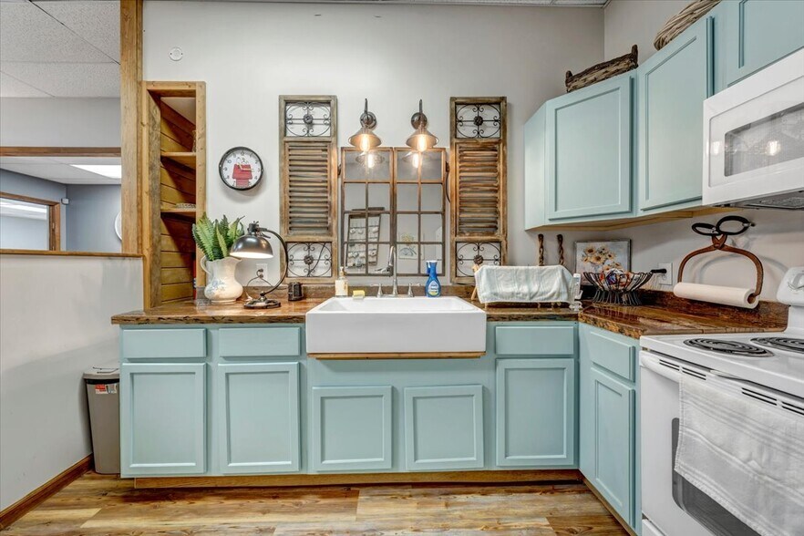 More Photos Of 106 W Laurel St, Scottsboro Office Residential For Sale