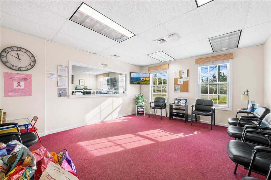 More Photos Of 620 Norwich New London Tpke, Uncasville Office For Lease