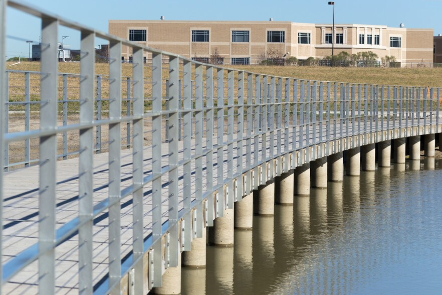More Photos Of W Lake Houston Pkwy @ Lockwood Rd, Houston Land For Lease