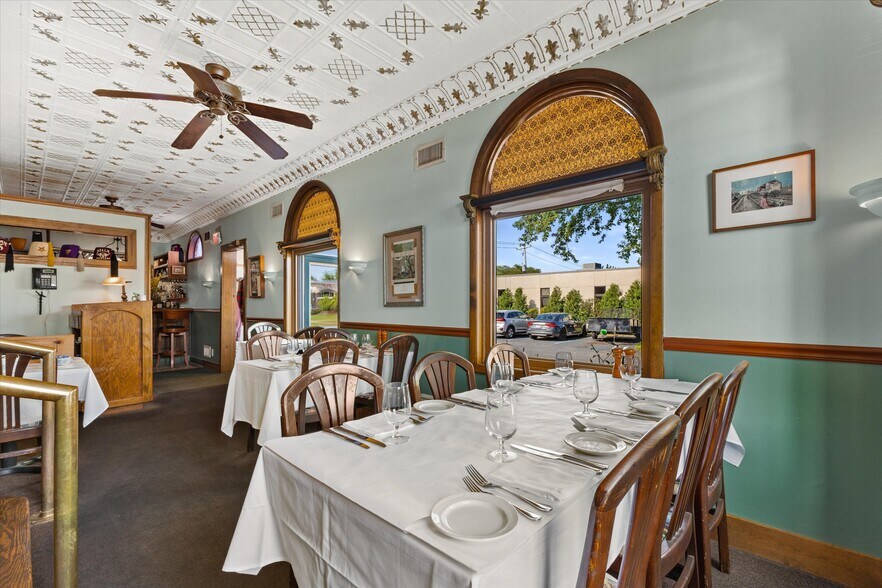 More Photos Of 17001 W Greenfield Ave, New Berlin Restaurant For Sale