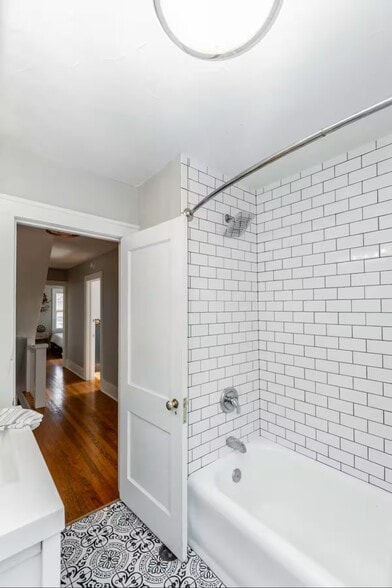 More Photos Of 5114 Dodge St, Omaha Apartments For Sale