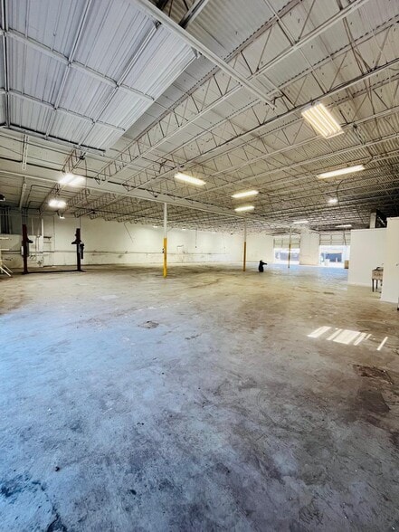 More Photos Of 810 NW 1st Ave, Boca Raton Warehouse For Lease