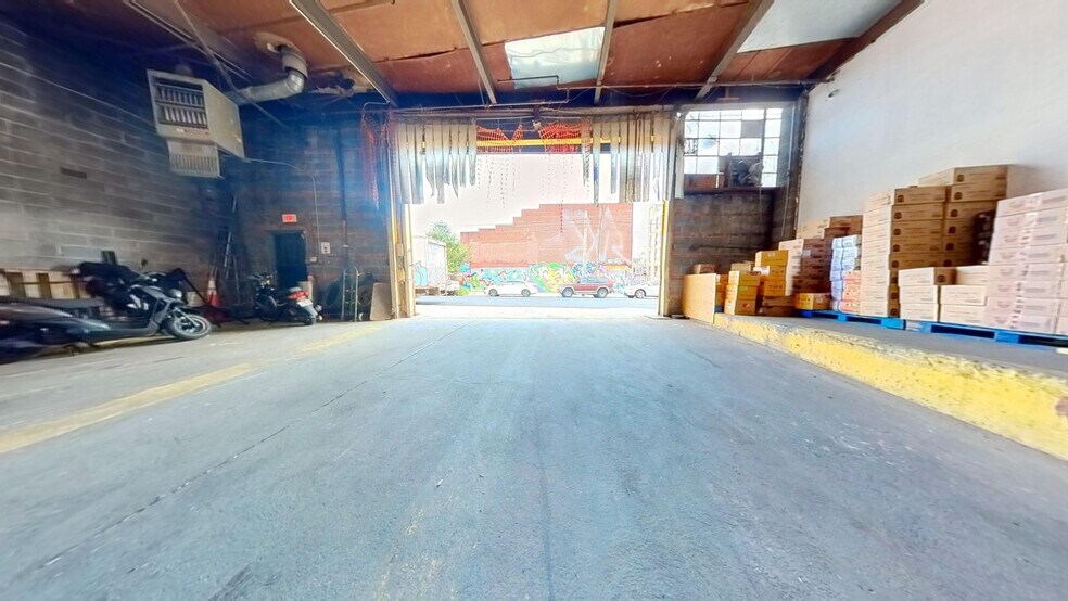 More Photos Of 275 Boerum St, Brooklyn Warehouse For Sale