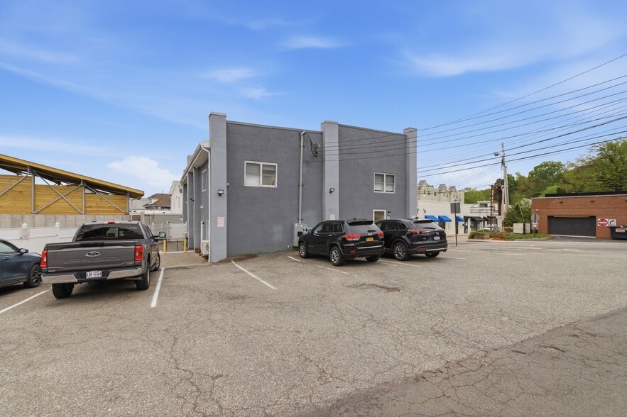 More Photos Of 292 Main St, Nyack Office For Lease