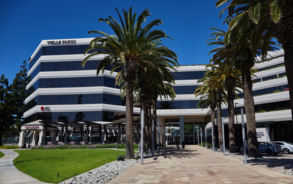 More Photos Of 2101-2141 Rosecrans Ave, El Segundo Office For Lease