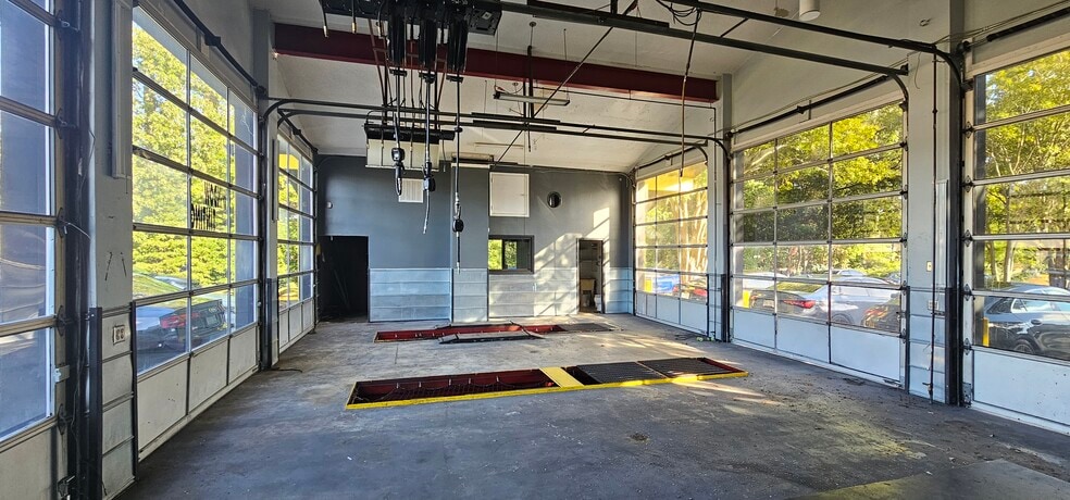 More Photos Of 2841 Virginia Beach Blvd, Virginia Beach Auto Repair For Sale