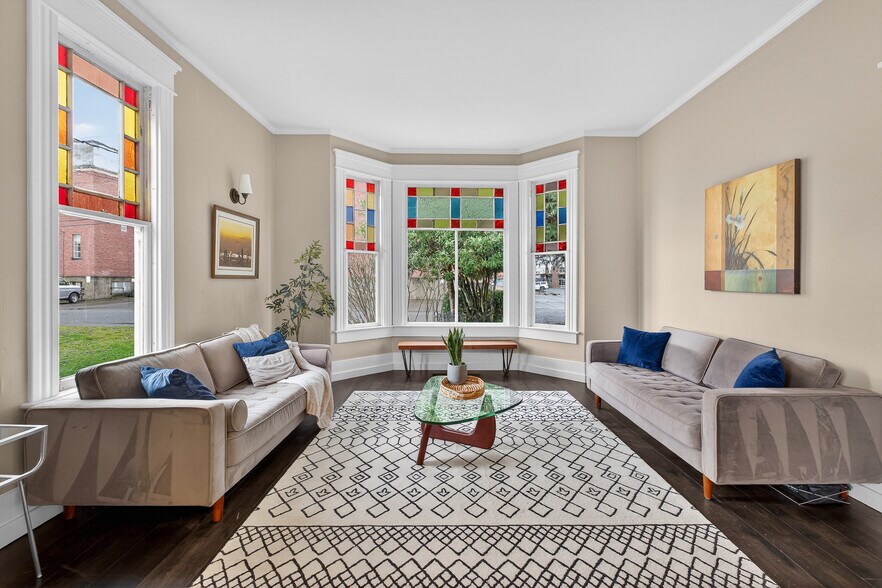 More Photos Of 1310 Ellsworth St, Bellingham Multifamily For Sale