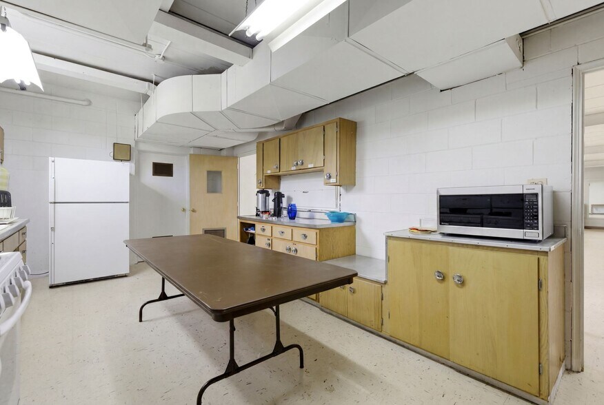 More Photos Of 405 S Westmore Ave, Lombard Religious Facility For Sale